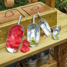 Assorted Metal Scoops - Pack of 4